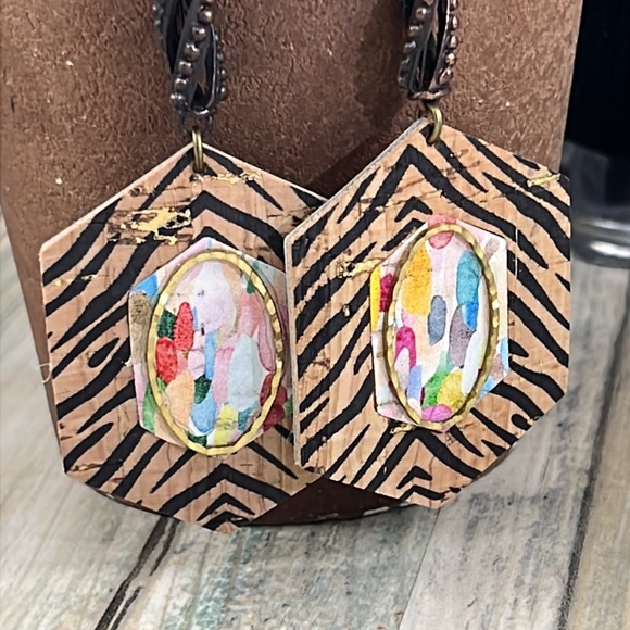 ⭐️🌸Adorned Crown Artisan Assemblage faux leather & metal zebra cork earrings - Picture 3 of 11